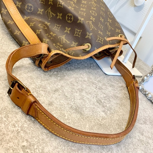 Authentic Louis Vuitton Neo petit GM - Picture 5 of 14
